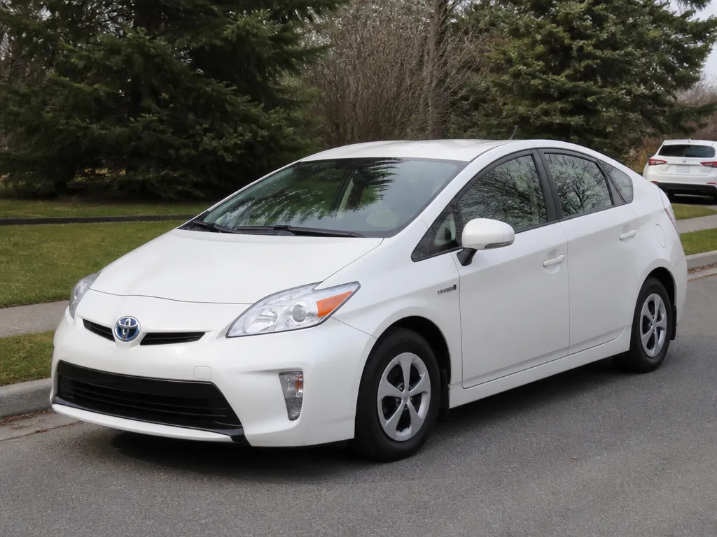 Warning Lights And Behavior Changes - how long do batteries last in a prius?